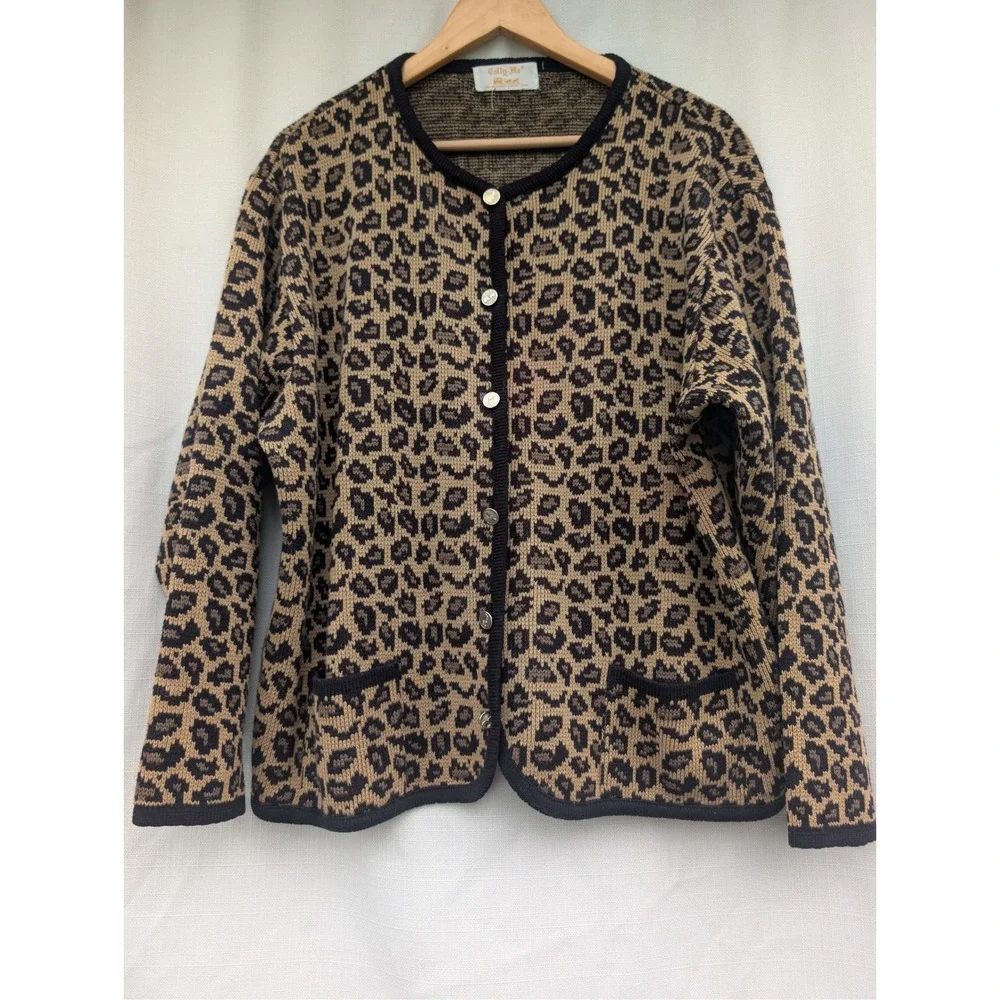 Vintage Tally Ho Animal Print Sweater Button Front Cardigan XL 1X Jacquard‎ Knit
